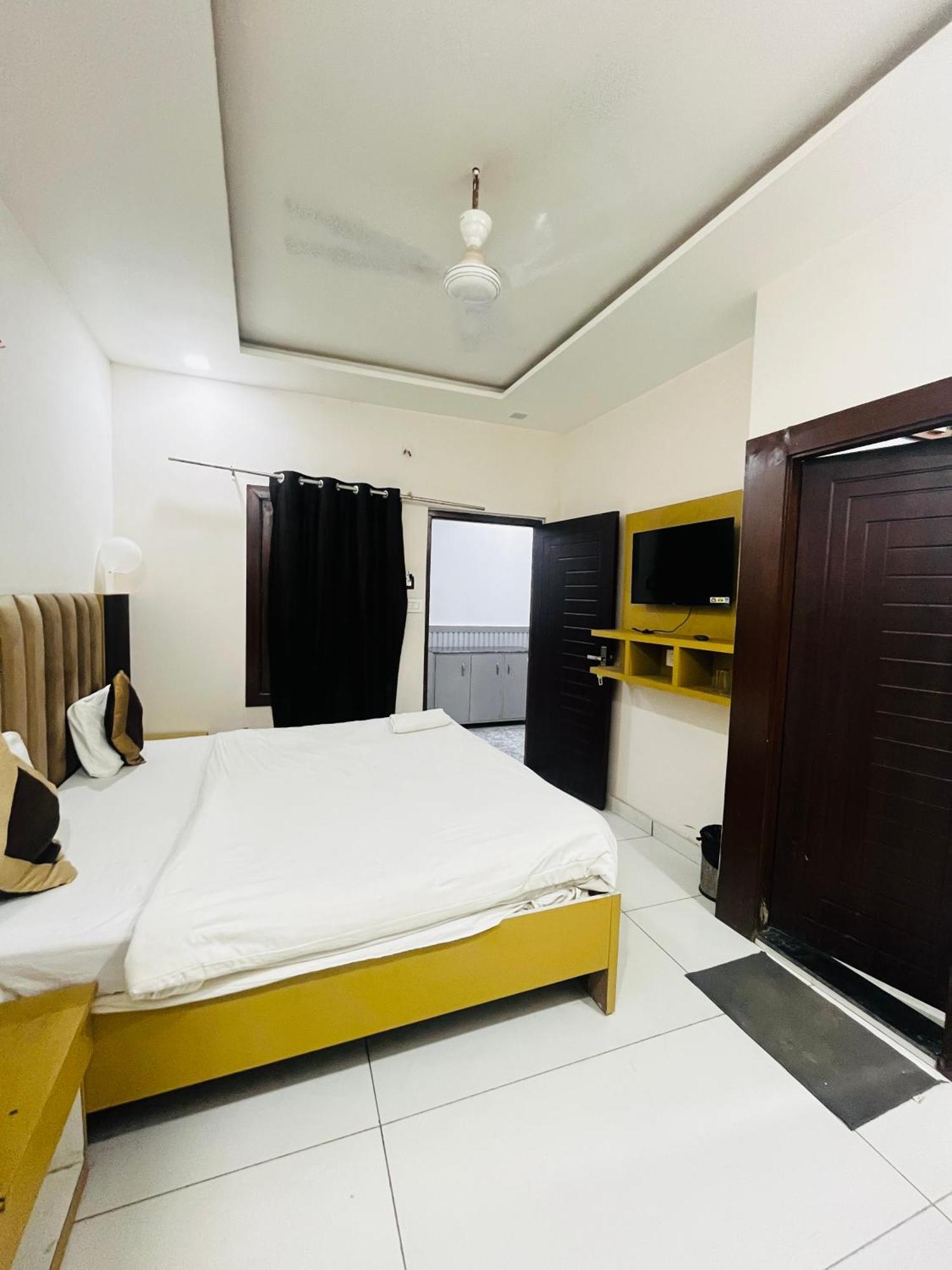 Hotel Green Apple Bareilly Exterior photo